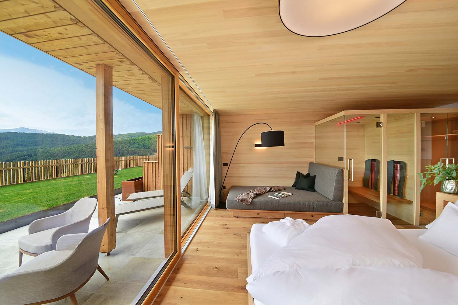 Luxury Suite with terrace Monte Silva - Image 3