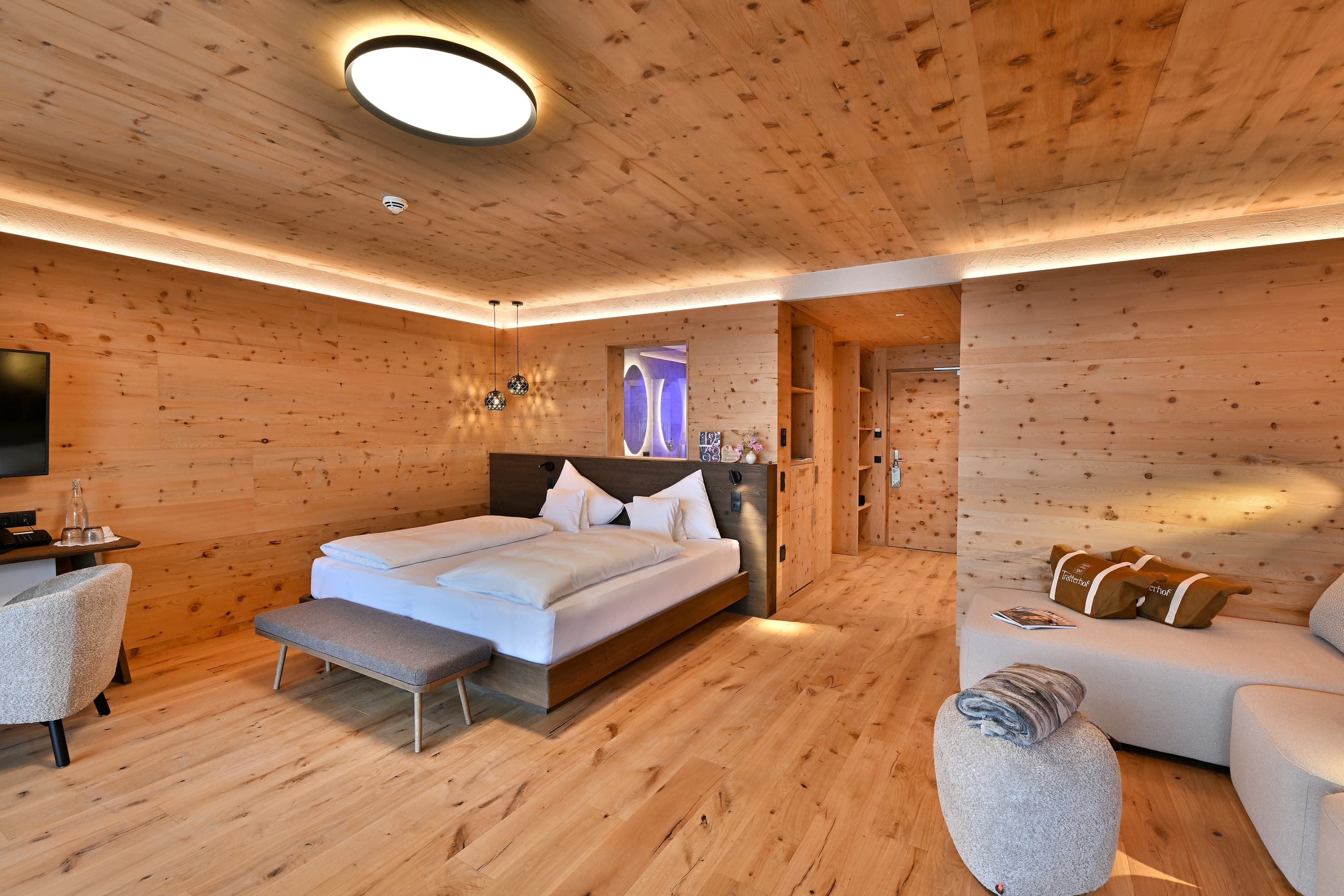 Luxury Suite with Terrace Mountain Sky - Image 2